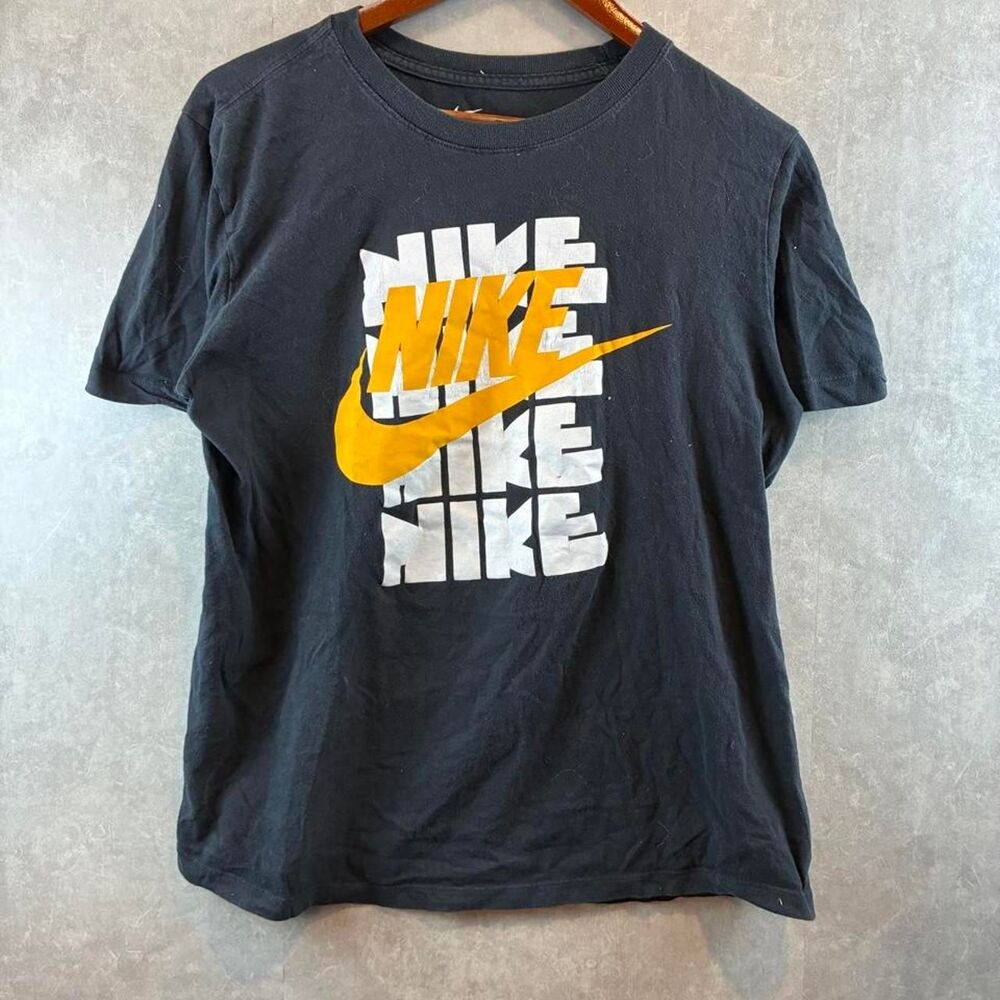 Nike Men's Black T-shirt